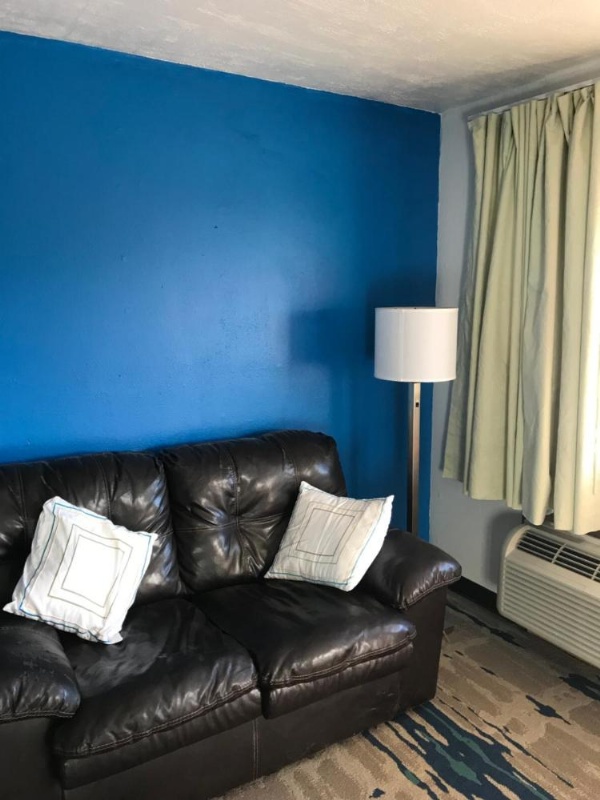 Interstate Motel image 10